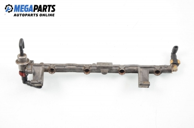 Fuel rail for Ford Focus 1.6 16V, 100 hp, hatchback, 5 doors, 1999