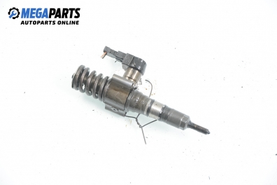 Diesel fuel injector for Volkswagen Passat (B6) 2.0 TDI, 170 hp, station wagon automatic, 2007 № 03G 130 073 T