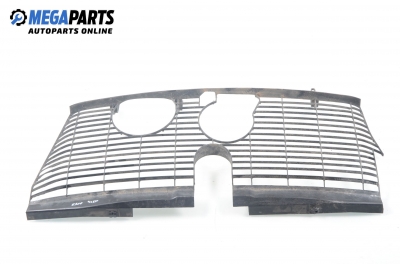 Grill for Mercedes-Benz E-Class 210 (W/S) 3.0 D, 136 hp, sedan automatic, 1995