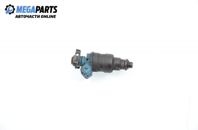 Gasoline fuel injector for Volkswagen Golf III 1.6, 101 hp automatic, 1996