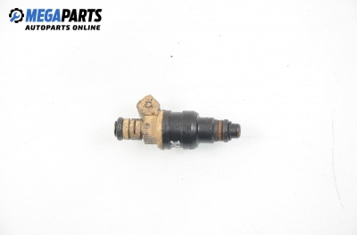 Gasoline fuel injector for Volkswagen Golf III 1.6, 101 hp, 1995