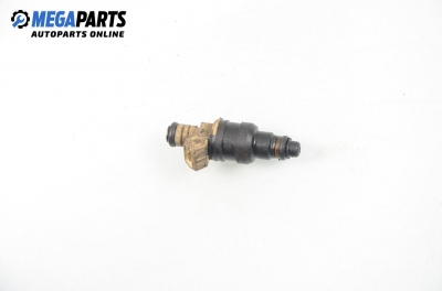 Gasoline fuel injector for Volkswagen Golf III 1.6, 101 hp, 1995