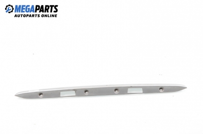 Material profilat portbagaj pentru Mercedes-Benz E-Class 210 (W/S) 2.0 Kompressor, 186 cp, sedan, 1999